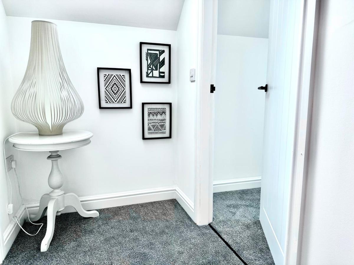 Central, Stylish - 2 Bed Property, The Stable @ Warrenfield, Free Wifi & Parking ออร์กนีย์ ภายนอก รูปภาพ