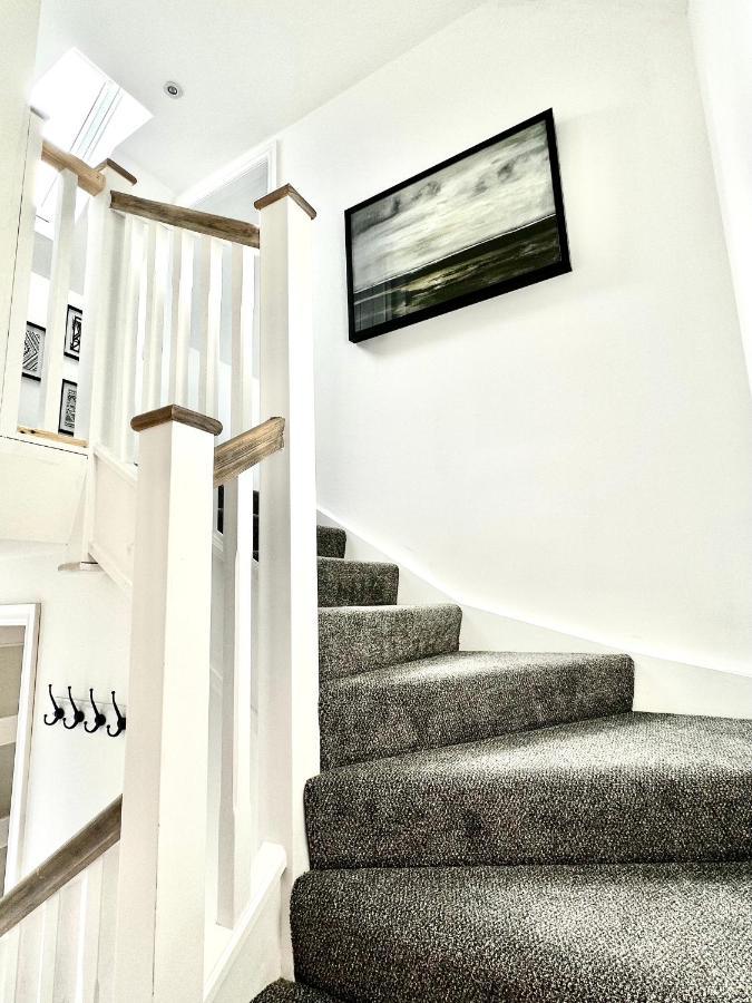 Central, Stylish - 2 Bed Property, The Stable @ Warrenfield, Free Wifi & Parking ออร์กนีย์ ภายนอก รูปภาพ